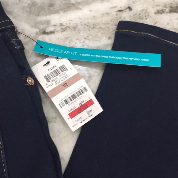 INC blue jeans. Regular fit. 12 - Picture 3 of 5